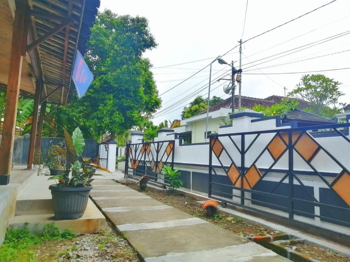 Reddoorz Syariah @ Ndalem Kembang Sore 2*