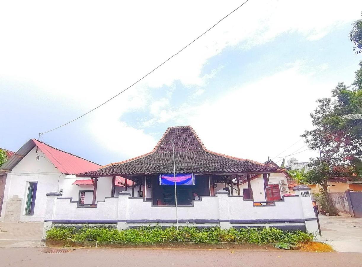 Reddoorz Syariah @ Ndalem Kembang Sore