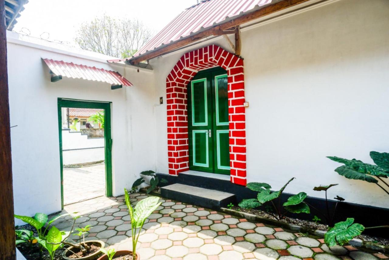 Reddoorz Syariah @ Ndalem Kembang Sore 2*