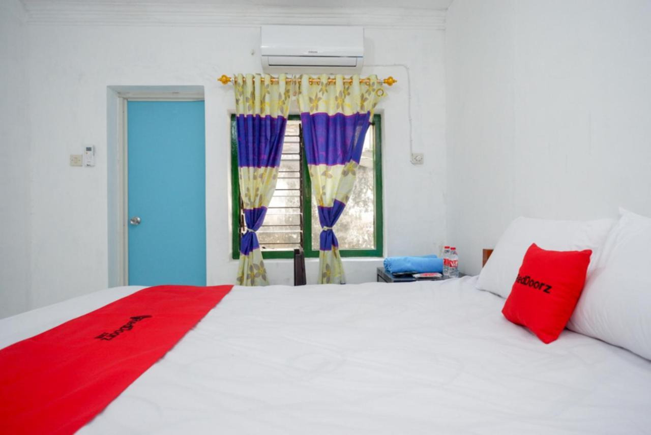 Hotel Reddoorz Syariah @ Ndalem Kembang Sore 2*